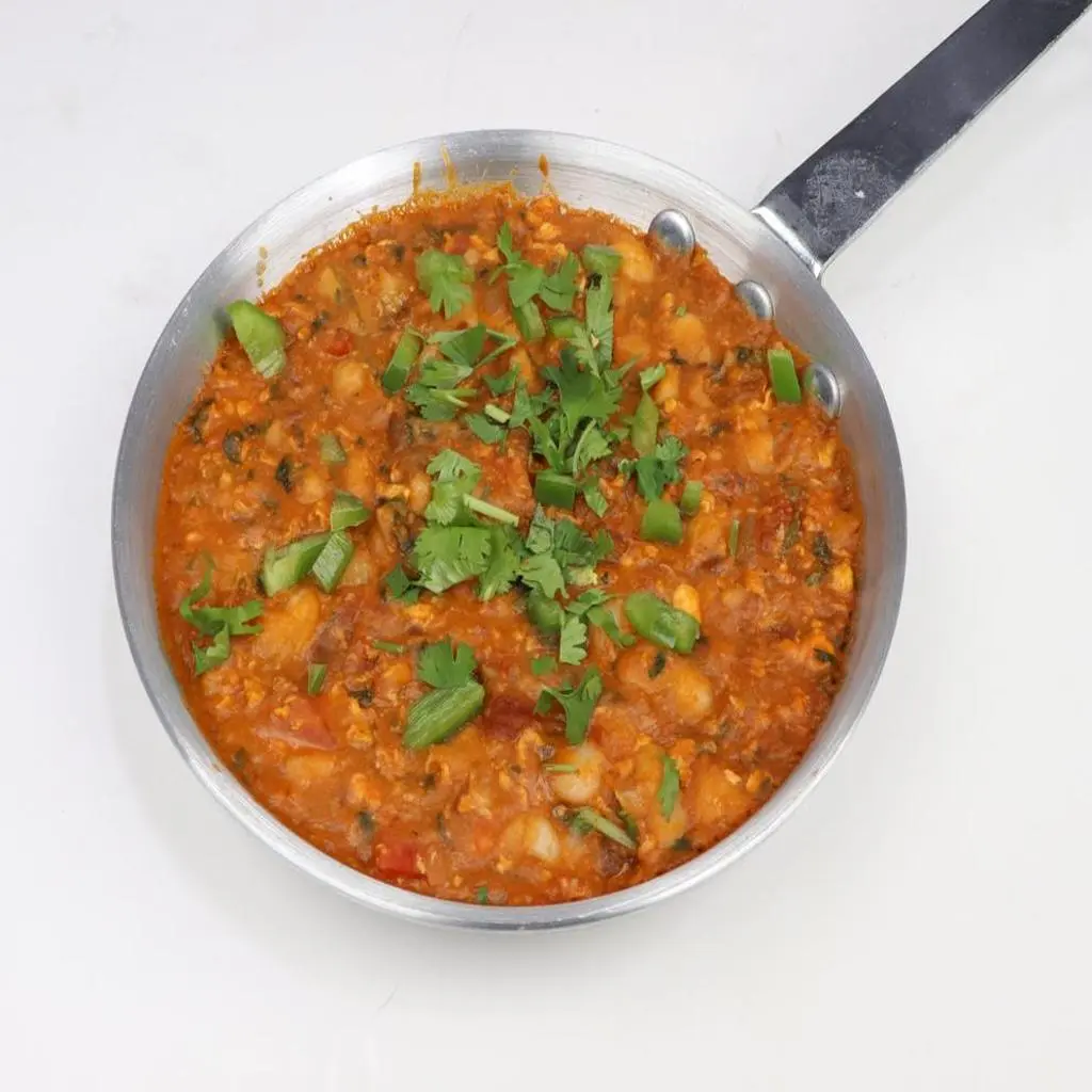 Beans with Eggs